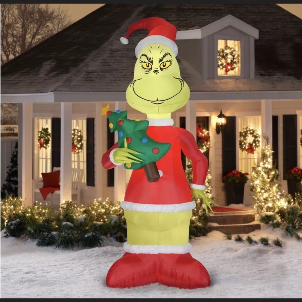 The Grinch 11ft Christmas Inflatable With Tree